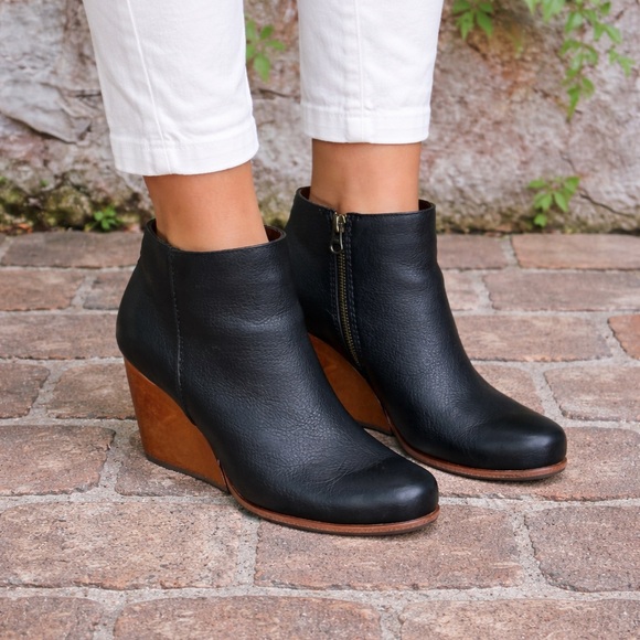 Kork-Ease Shoes - KORK-EASE Black Leather Natalya Ankle Boots, 7/38